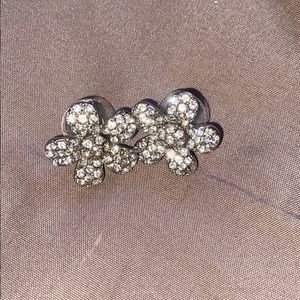 Silver rhinestone medium sized flower earrings